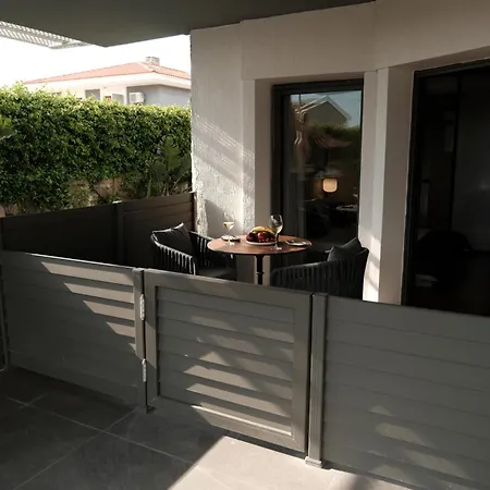 Qzen House Alacati Hotel