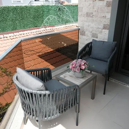 Qzen House Alacati Hotel