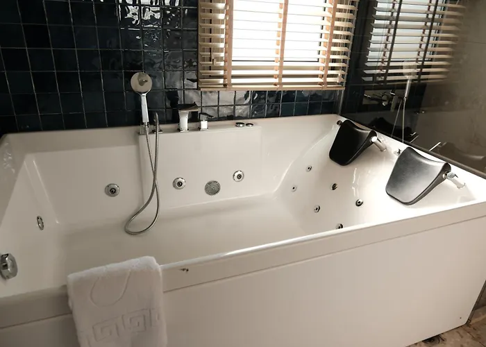 Qzen House Alaçatı Otel